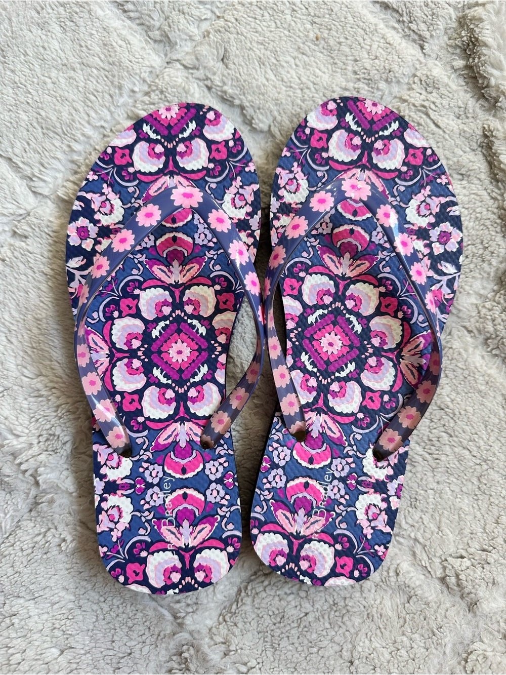 Vera Bradley | Magenta Medallion Printed Flip Flop Sandals | Size 5-6